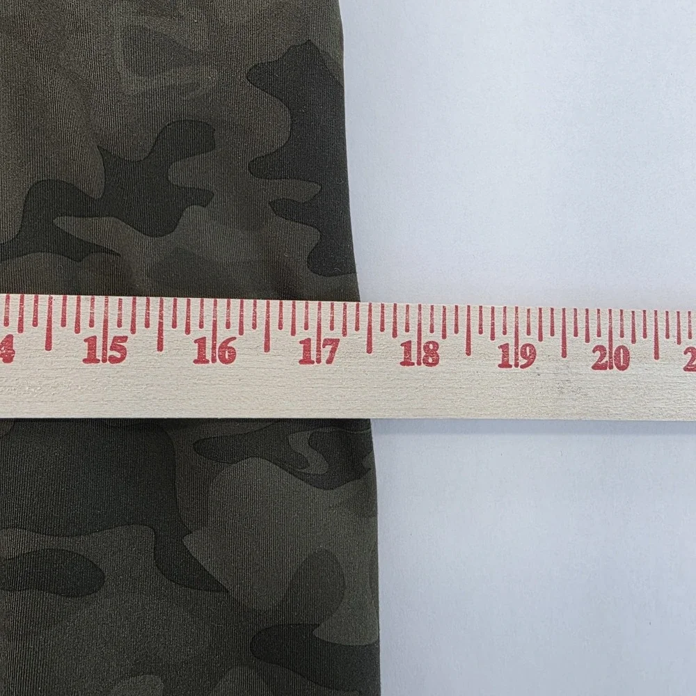 Lululemon Pace Rival Crop Leggings Womens 12 Green Camo Activewear Capris